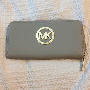 Michael kors wallet